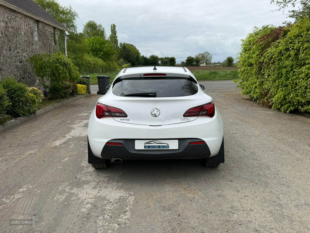 Vauxhall Astra GTC 2.0 Cdti 16V Sri SJZ1221 White #4