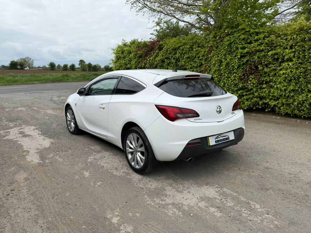 Vauxhall Astra GTC 2.0 Cdti 16V Sri SJZ1221 White #3