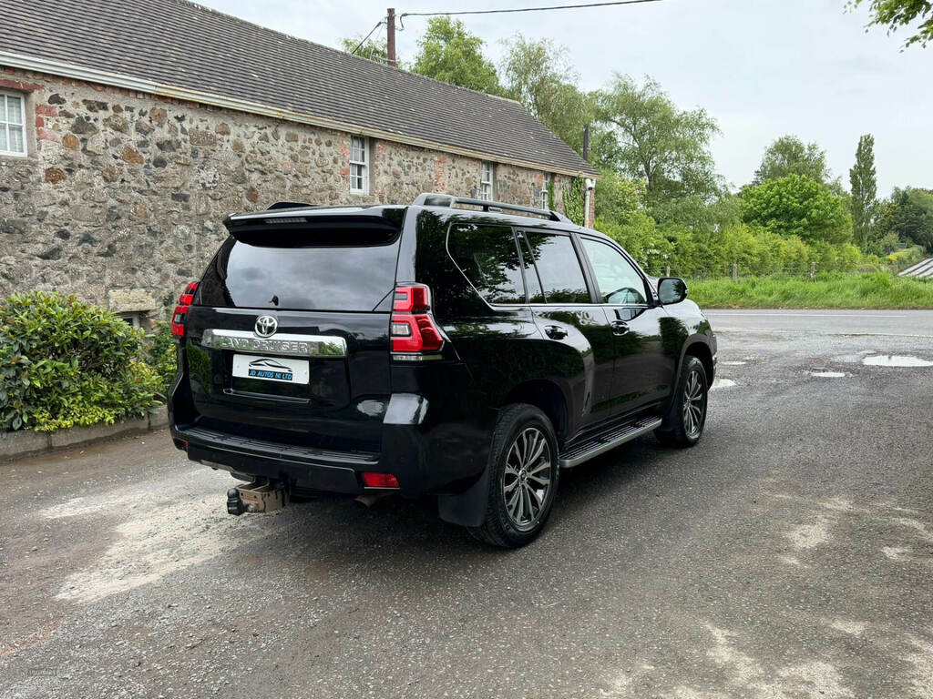 Toyota Land Cruiser 2.8 D-4d Invincible 7 Seats Black #4