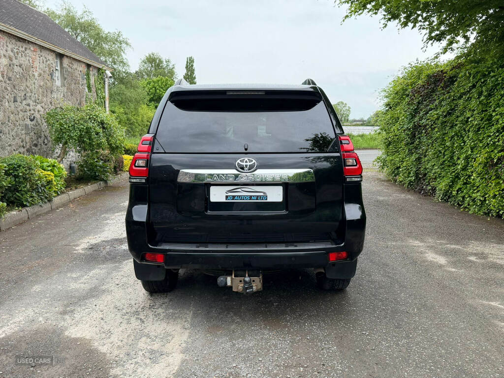 Toyota Land Cruiser 2.8 D-4d Invincible 7 Seats Black #5