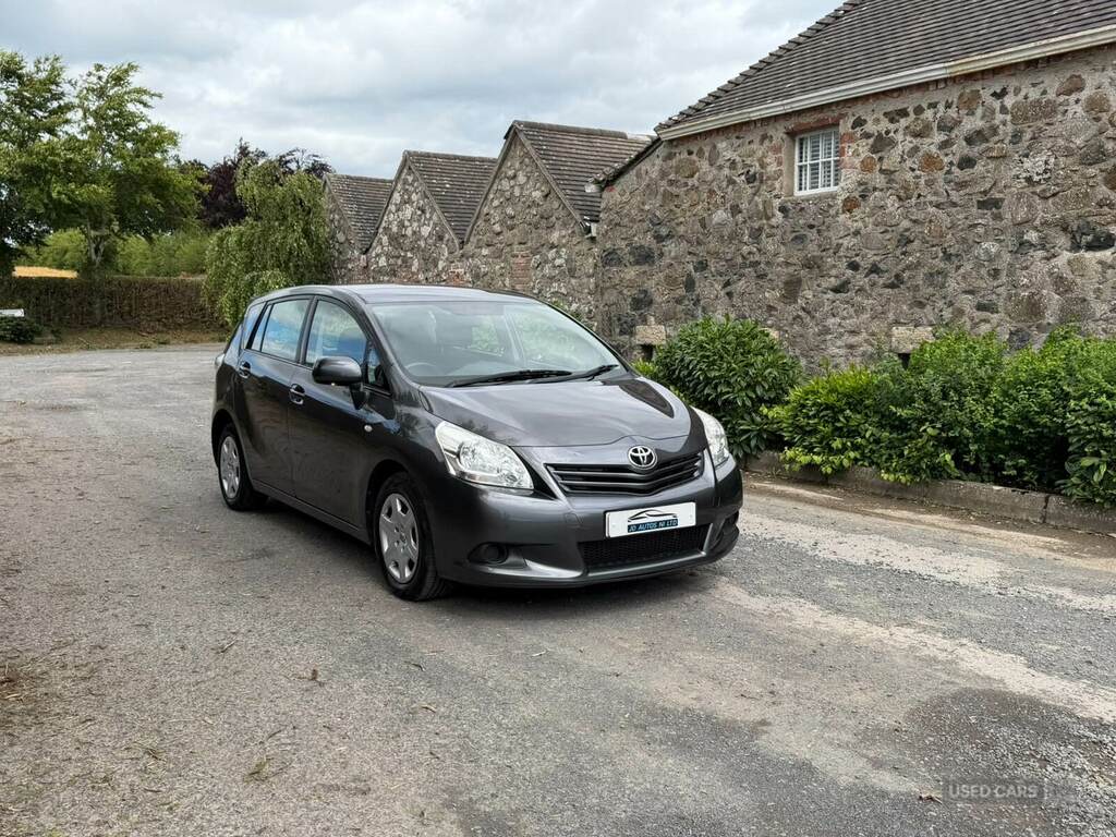 Toyota Verso 1.6 V-matic T2 Grey