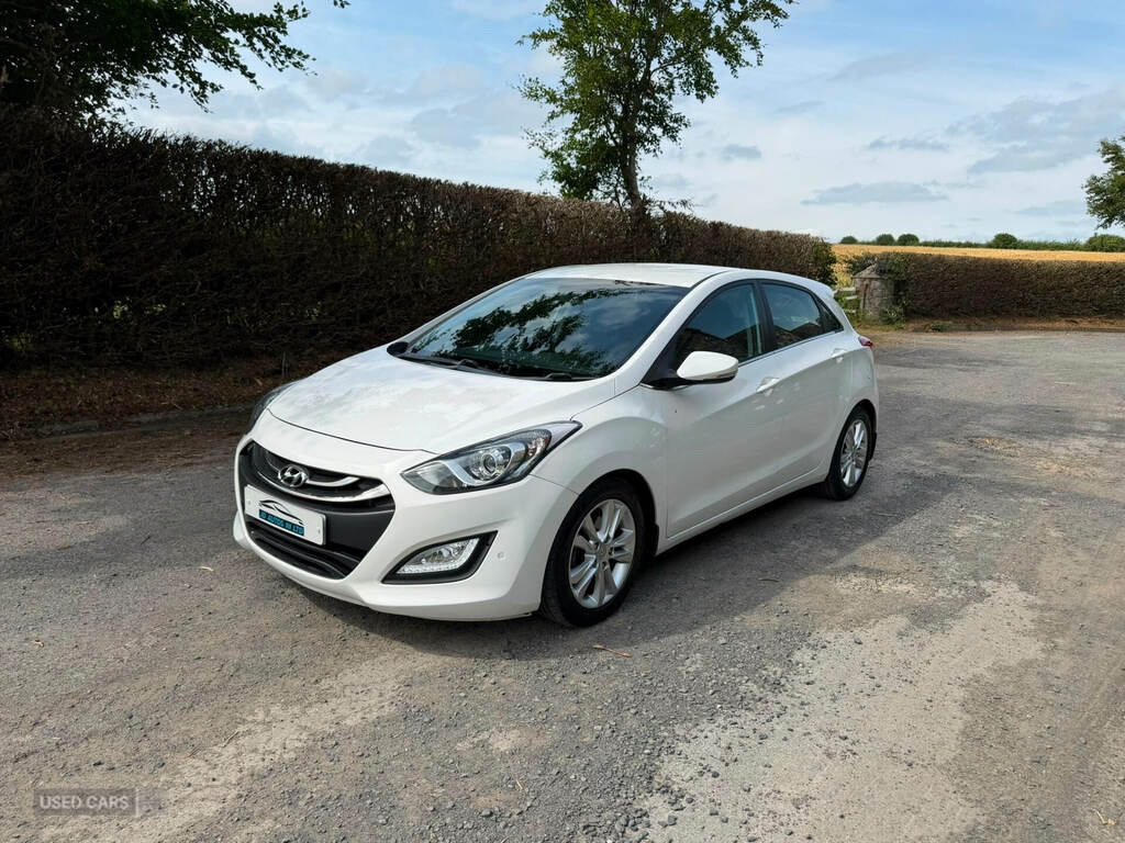 Hyundai I30 1.6 Crdi Blue Drive Style White #2