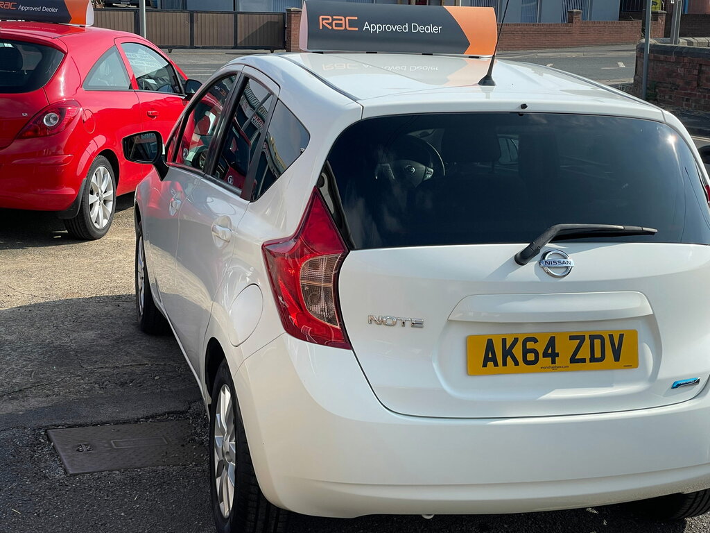 Nissan Note 1.2 12V Acenta Premium Hatchback White #4