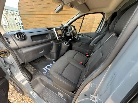 Renault Trafic Sl28 Energy Dci 145 Black Edition Van Grey #26