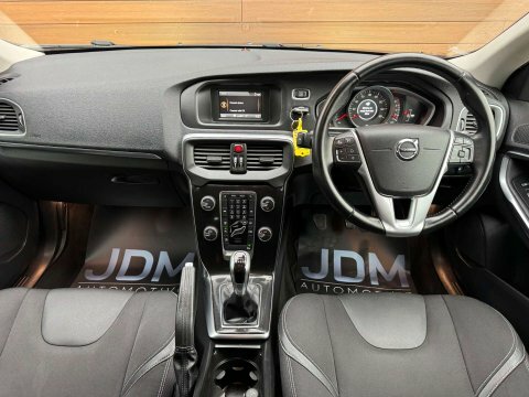 Volvo V40 T3 R-design Red #19