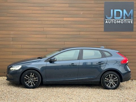 Volvo V40 T3 R-design Red #7