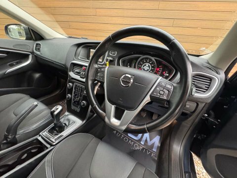 Volvo V40 T3 R-design Red #18