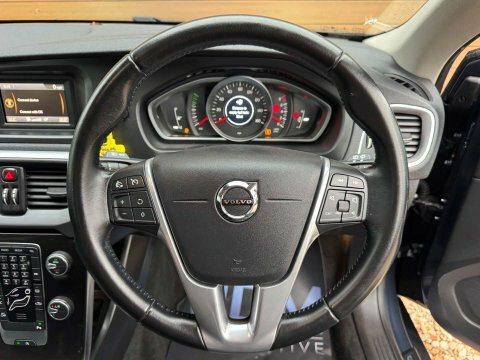 Volvo V40 T3 R-design Red #20