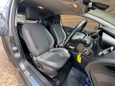 Ford Fiesta 1.0 Ecoboost Zetec Silver #17