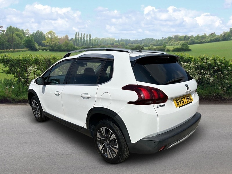 Peugeot 2008 Allure White #5
