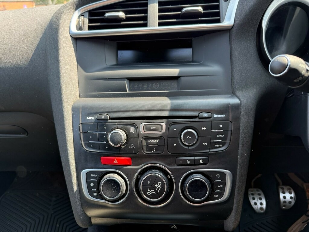 Citroen DS4 Hatchback White #12