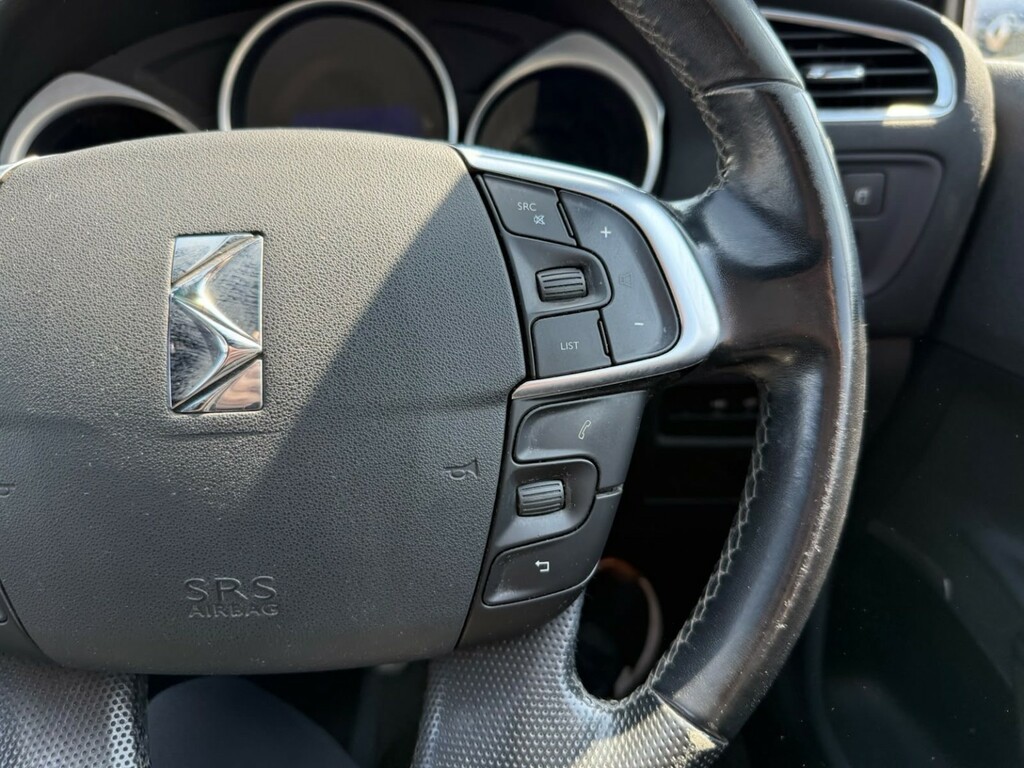 Citroen DS4 Hatchback White #15