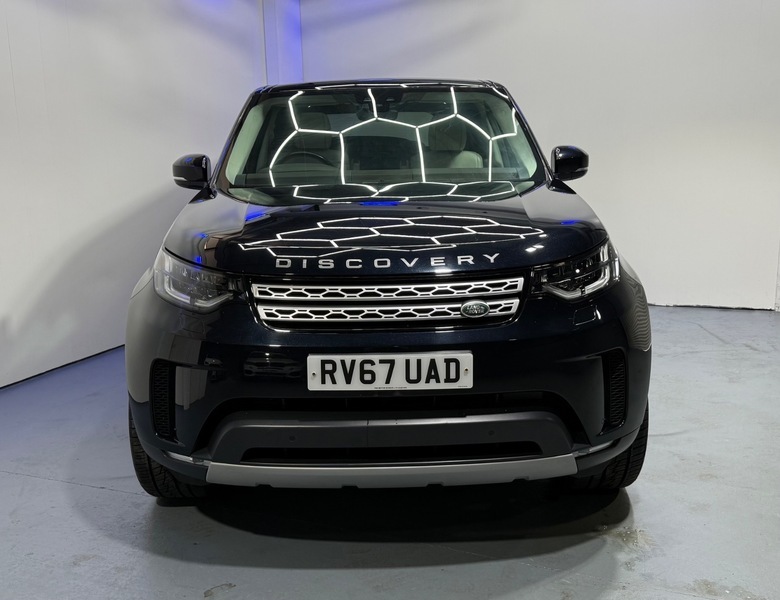 Land Rover Discovery Td6 Hse RV67UAD Black #2
