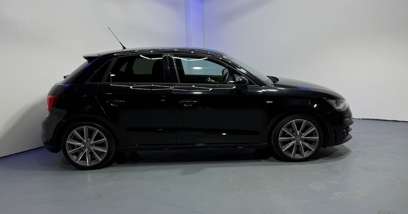 Audi A1 Sportback Tdi S Line Black #5