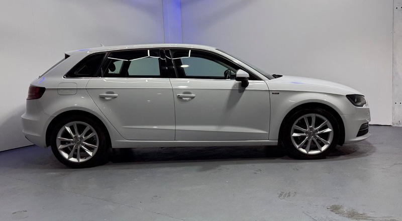 Audi A3 Tdi Sport White #5