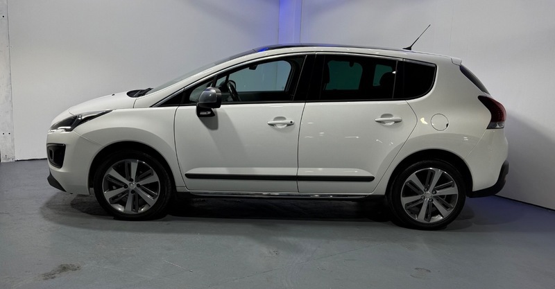 Peugeot 3008 Blue Hdi S S White #4