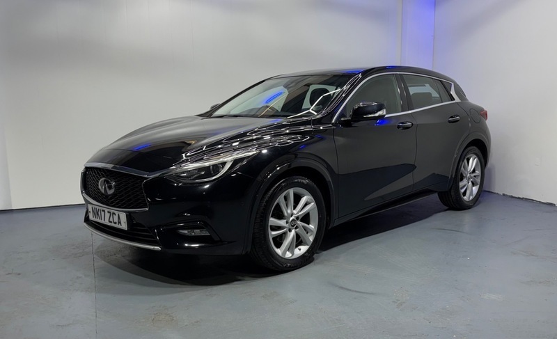 Infiniti Q30 Premium D Black #3