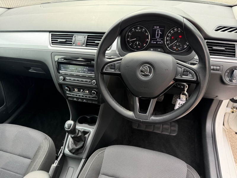 Skoda Rapid Spaceback Elegance Tsi White #4