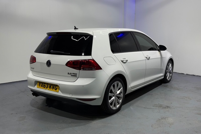 Volkswagen Golf Gt Tdi Bluemotion Technology White #6