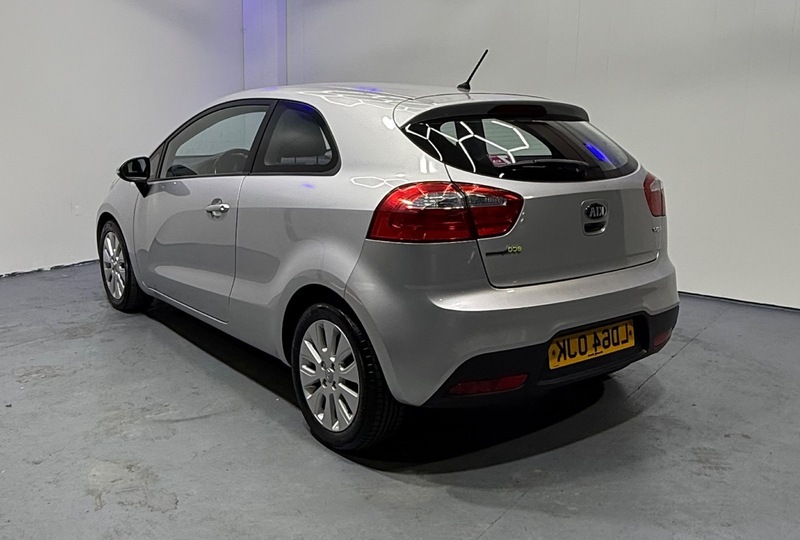 Kia RIO Hatchback 1.25 Vr7 Euro 5 201464 Red #8