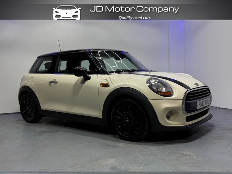 Mini Hatch Cooper White