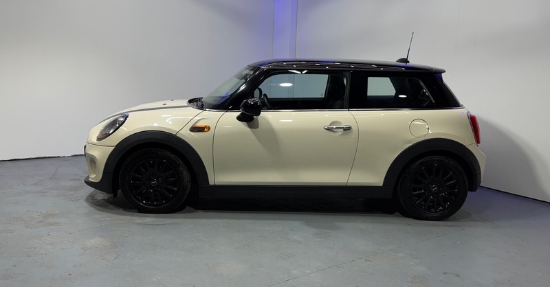 Mini Hatch Cooper White #5