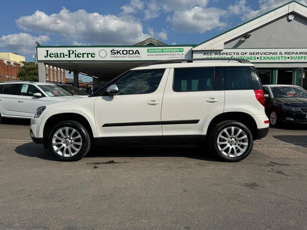 Skoda Yeti 1.2 Tsi Se Outdoor Euro 6 Ss White #5