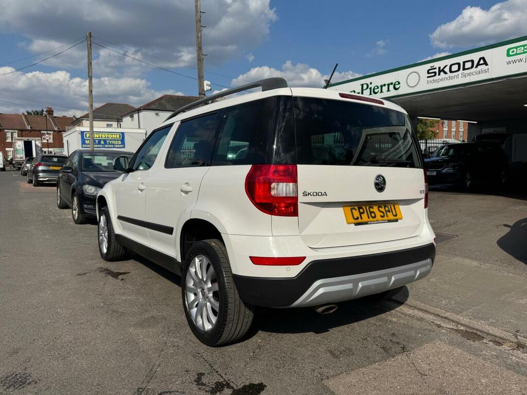 Skoda Yeti 1.2 Tsi Se Outdoor Euro 6 Ss White #4