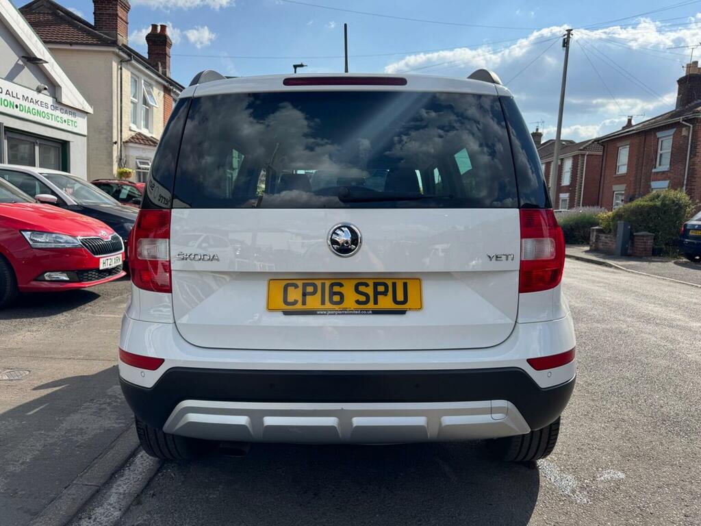 Skoda Yeti 1.2 Tsi Se Outdoor Euro 6 Ss White #6