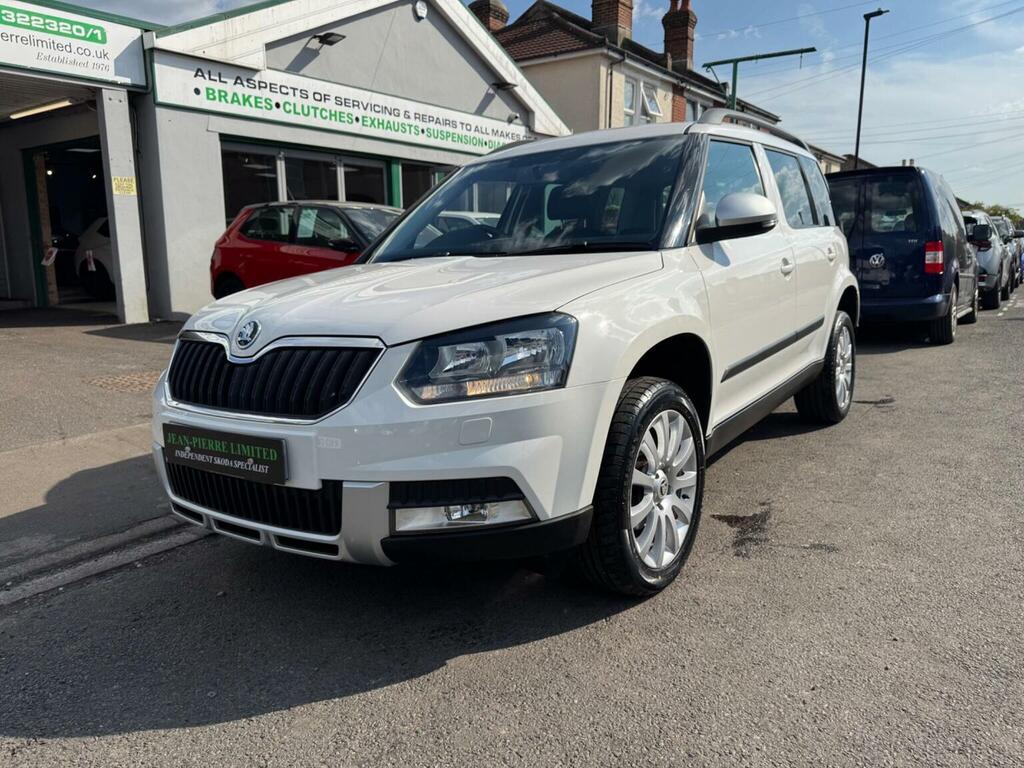 Skoda Yeti 1.2 Tsi Se Outdoor Euro 6 Ss White #3
