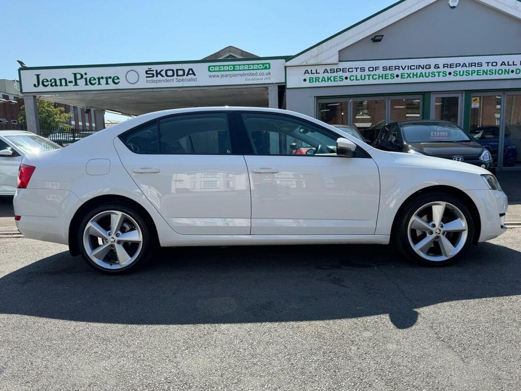 Skoda Octavia 1.4 Tsi 150 Se White #7