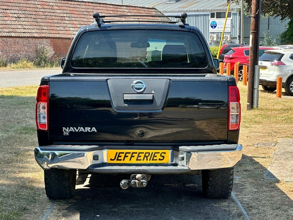 Nissan Navara 2.5L Tekna Black #6