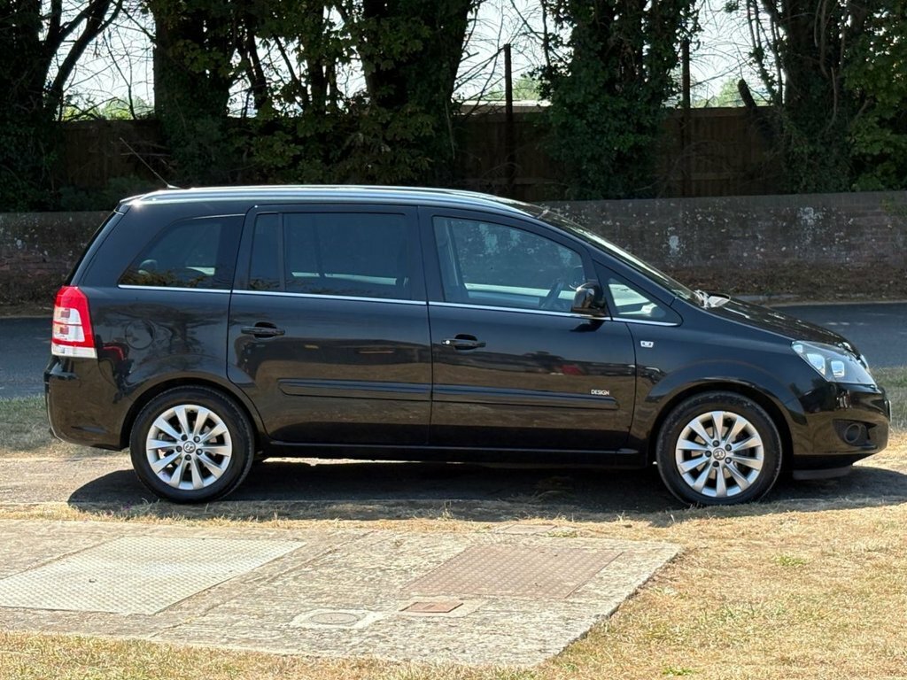 Vauxhall Zafira 1.6L Design Black #4