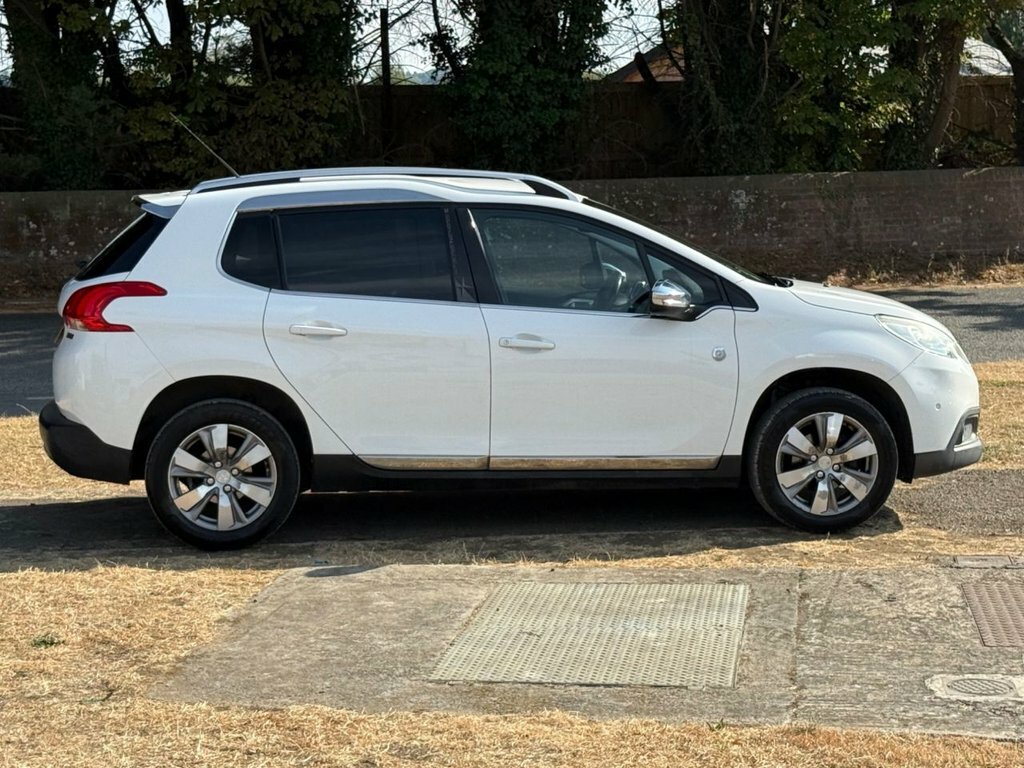 Peugeot 2008 1.2L Crossway White #4