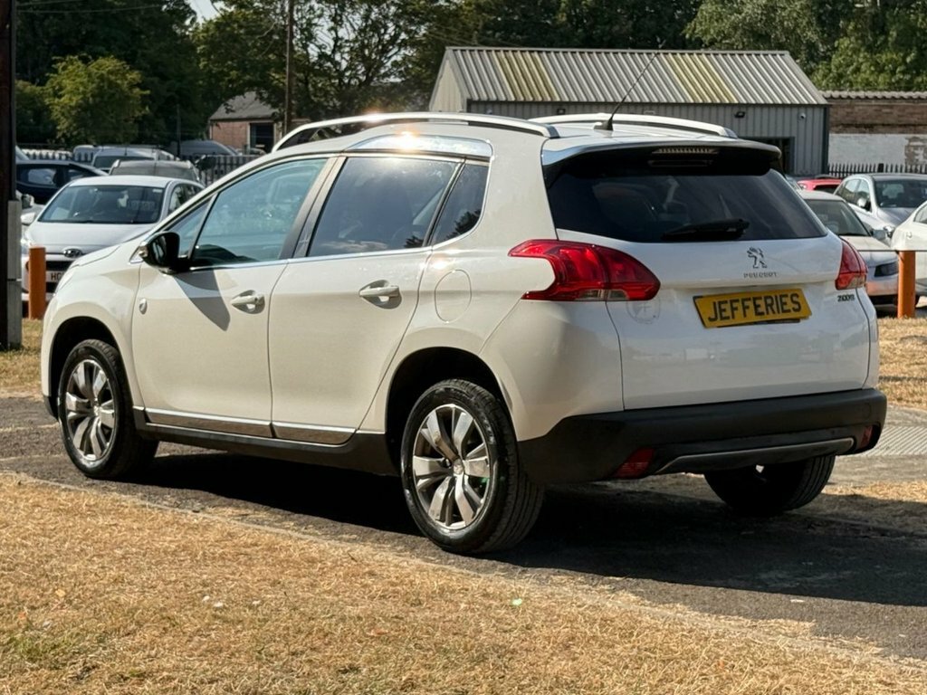 Peugeot 2008 1.2L Crossway White #6