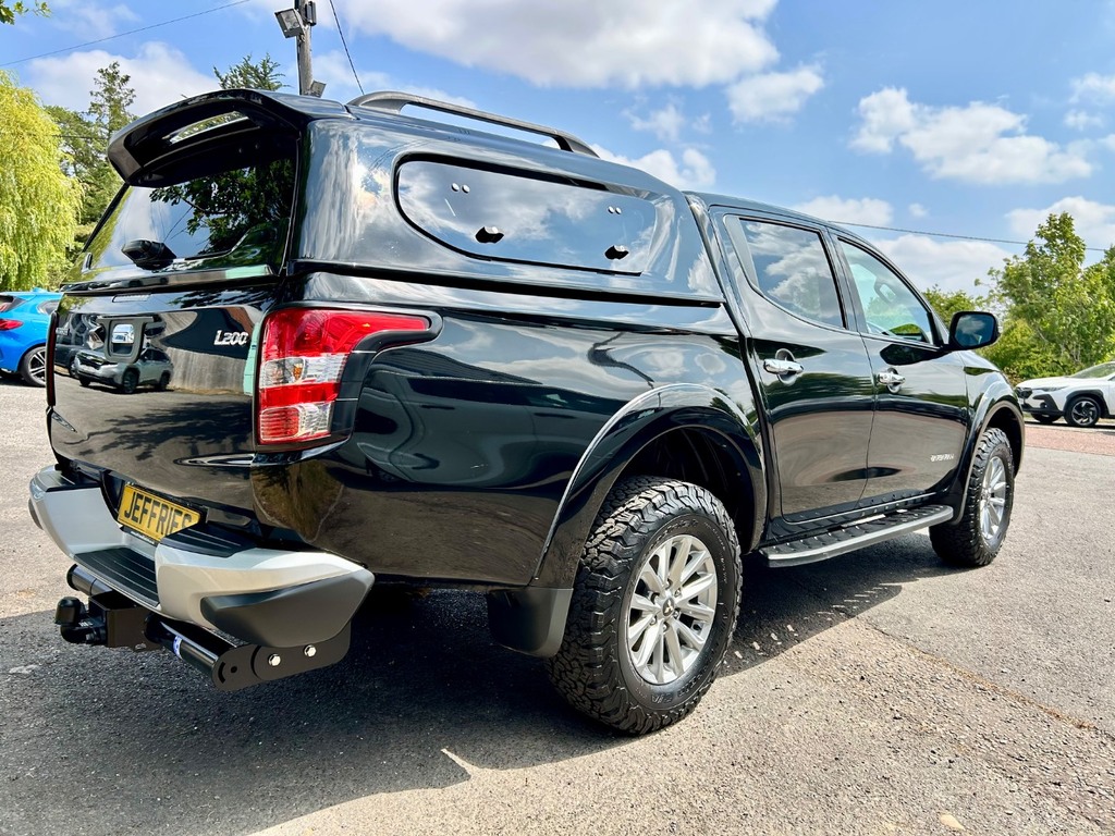 Mitsubishi L200 Double Cab Di-d 178 Barbarian 4Wd Black #5