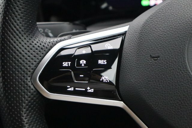 Volkswagen e-Golf 1.5 Etsi Mhev Life Estate Hybrid Dsg Blue #14