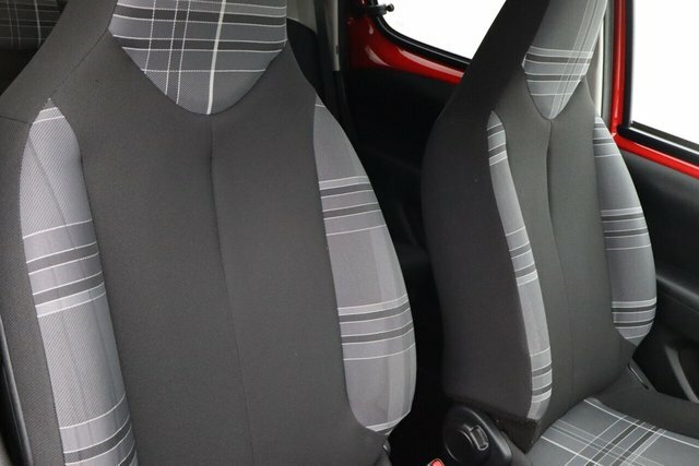 Peugeot 108 Roland Garros Top Black #16