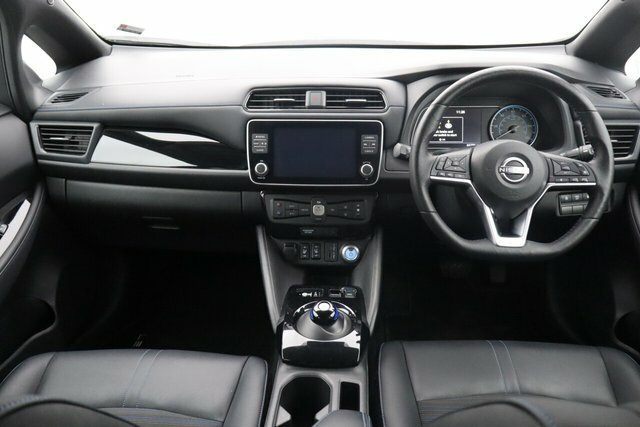 Nissan Leaf E N-connecta NA22DTU Red #2