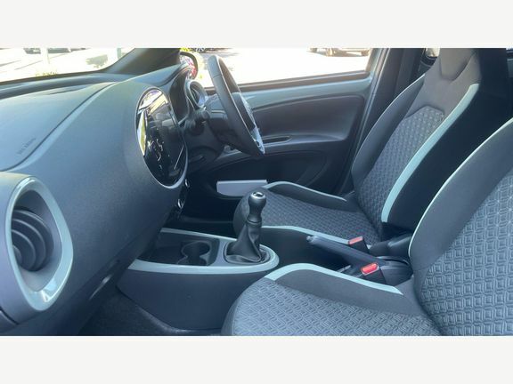 Toyota Aygo X Edge Green #5