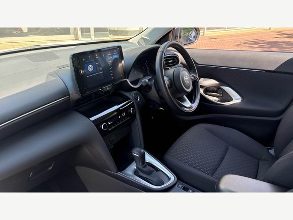 Toyota Yaris Cross Icon Fwd LY24BEU White #5