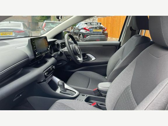 Toyota Yaris Design White #5