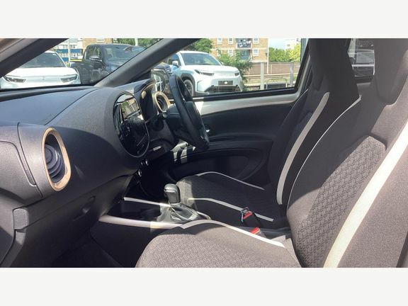 Toyota Aygo X Edge Auto LS24XFG Beige #5