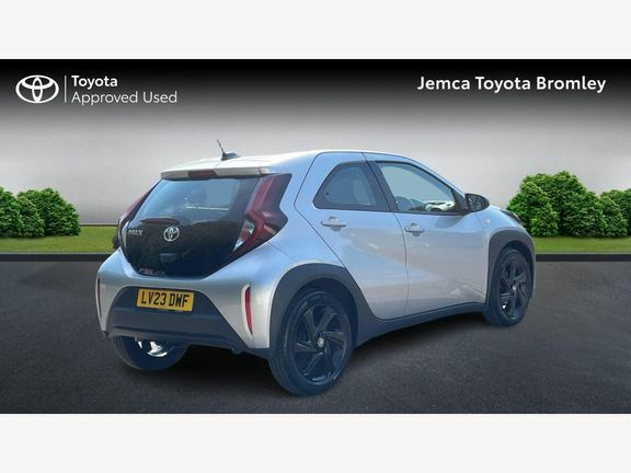 Toyota Aygo X Pure Automatic LV23DWF Silver #2