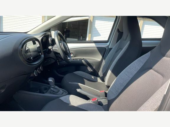 Toyota Aygo X Pure Automatic LV23DWF Silver #5