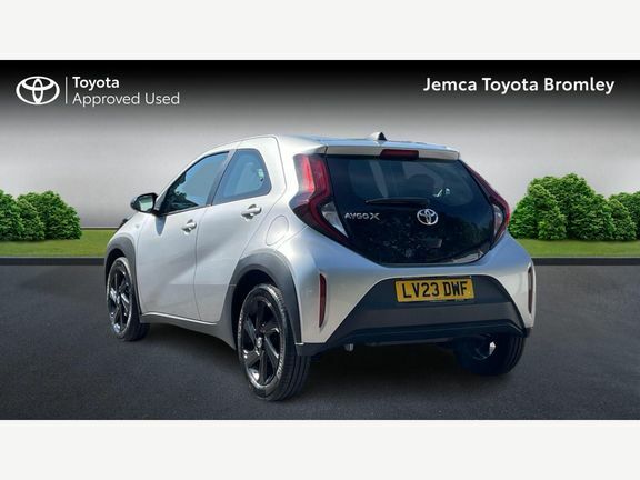 Toyota Aygo X Pure Automatic LV23DWF Silver #4