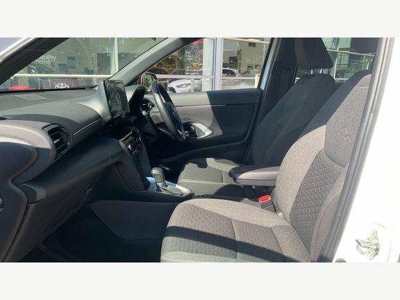 Toyota Yaris Cross Design Fwd Tech Pack LX23XLK White #5