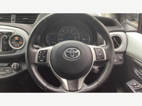 Toyota Yaris 1.33 Vvt-i Tr Multidrive S Red #10