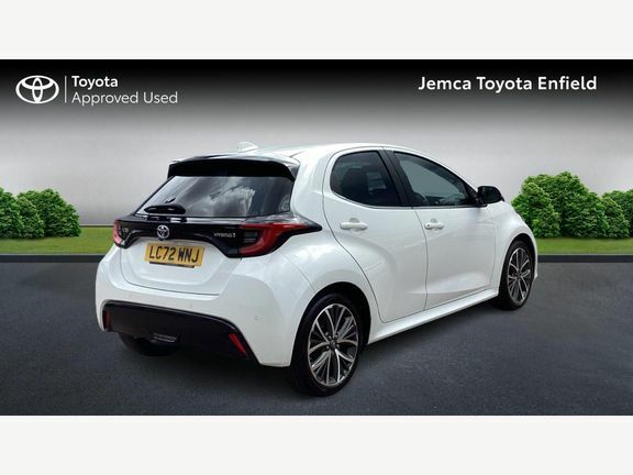 Toyota Yaris Excel White #2