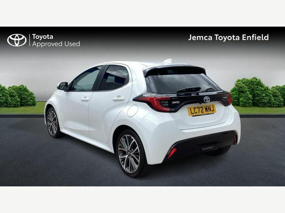 Toyota Yaris Excel White #4